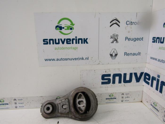 Used Engine mount Renault Master III (MA/MB/MC/MD/MH/MF/MG/MH) 2.3 dCi 135 16V FWD Price € 38,10 Inclusive VAT offered by Snuverink Autodemontage