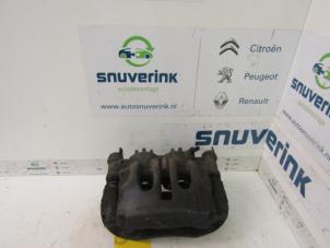 Used Front brake calliper, left Renault Master IV (MA/MB/MC/MD/MH/MF/MG/MH) 2.3 dCi 135 16V FWD Price € 151,25 Inclusive VAT offered by Snuverink Autodemontage