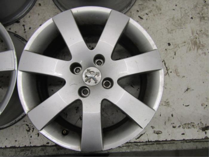 Set of sports wheels from a Peugeot 308 (4A/C) 1.6 VTI 16V 2010
