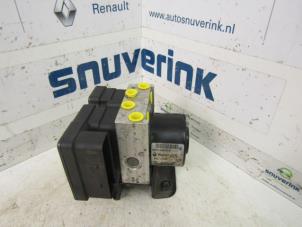 Usagé Pompe ABS Renault Twingo II (CN) 1.2 16V Prix € 90,00 Règlement à la marge proposé par Snuverink Autodemontage