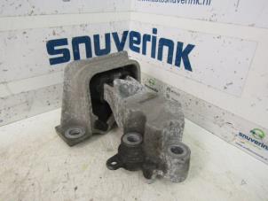 Used Engine mount Renault Twingo II (CN) 1.2 16V Price € 25,00 Margin scheme offered by Snuverink Autodemontage