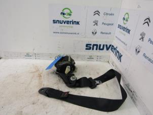 Used Front seatbelt, right Peugeot 407 (6D) 2.0 HDiF 16V Price € 60,00 Margin scheme offered by Snuverink Autodemontage