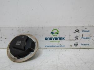 Used Airbag sensor Renault Captur (2R) 1.5 Energy dCi 110 FAP Price € 40,00 Margin scheme offered by Snuverink Autodemontage