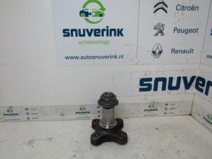 Used Rear axle journal Renault Captur (2R) 1.5 Energy dCi 110 FAP Price € 40,00 Margin scheme offered by Snuverink Autodemontage
