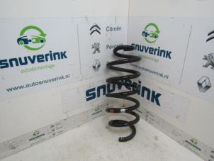 Used Rear coil spring Renault Captur (2R) 1.5 Energy dCi 110 FAP Price € 55,00 Margin scheme offered by Snuverink Autodemontage