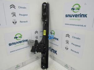 Used Door window motor Opel Combo 1.6 CDTI 16V ecoFlex Dualogic Price on request offered by Snuverink Autodemontage