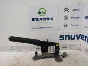 Used Parking brake lever Citroen C3 (SX/SW) 1.6 Blue HDi 100 16V Price € 40,00 Margin scheme offered by Snuverink Autodemontage