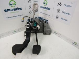 Used Clutch pedal Peugeot 308 (4A/C) 1.6 16V THP 155 Price € 45,00 Margin scheme offered by Snuverink Autodemontage