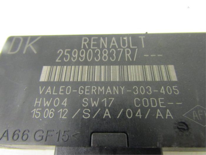 PDC Modul van een Renault Megane III Berline (BZ) 1.5 dCi 110 2012