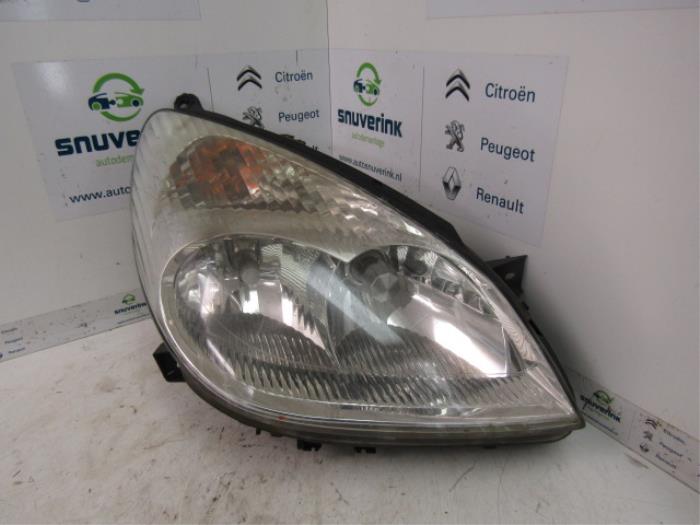 Używane Reflektor prawy Citroen C5 I Break (DE) 1.8 16V Cena € 10,33 Procedura marży oferowane przez Snuverink Autodemontage