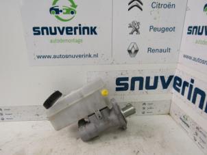 Used Master cylinder Renault Clio IV Estate/Grandtour (7R) 1.5 Energy dCi 90 FAP Price € 30,00 Margin scheme offered by Snuverink Autodemontage