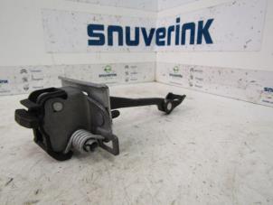 Used Rear door stop 4-door, right Peugeot 308 SW (4E/H) 1.6 16V THP 150 Price € 20,00 Margin scheme offered by Snuverink Autodemontage