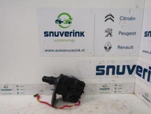 Used Light switch Renault Kangoo Express (FW) 1.5 dCi 90 FAP Price € 90,75 Inclusive VAT offered by Snuverink Autodemontage