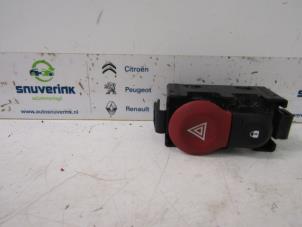Used Panic lighting switch Renault Kangoo Express (FW) 1.5 dCi 90 FAP Price € 24,20 Inclusive VAT offered by Snuverink Autodemontage