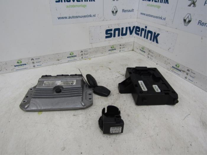 Used Engine management computer Renault Clio III (BR/CR) 1.6 16V Price € 124,98 Margin scheme offered by Snuverink Autodemontage