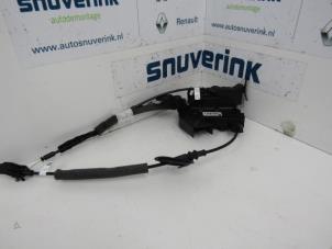 Begagnade Dörrlåsmekanism, 4-dörrars, vänster fram Renault Scénic IV (RFAJ) 1.2 TCE 130 16V Pris € 30,24 Inklusive moms erbjuds av Snuverink Autodemontage