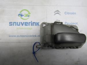 Used Door handle 4-door, front left Citroen Xsara Picasso (CH) 2.0 16V Price on request offered by Snuverink Autodemontage