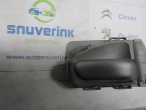 Gebrauchte Türgriff 4-türig rechts hinten Citroen Xsara Picasso (CH) 2.0 16V Preis auf Anfrage angeboten von Snuverink Autodemontage