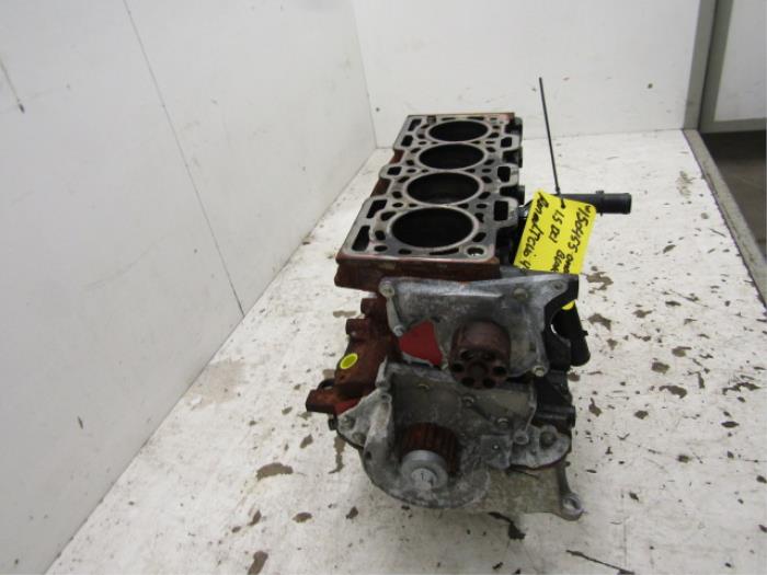 Engine crankcase from a Renault Clio IV (5R) 1.5 Energy dCi 90 FAP 2012