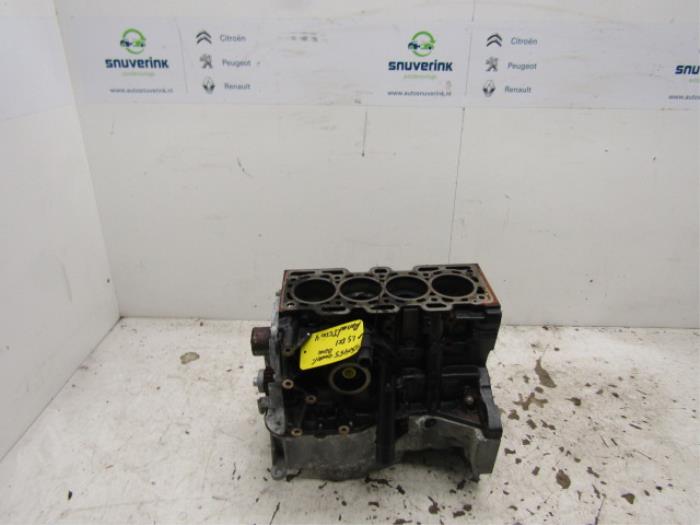 Motor Unterblock van een Renault Clio IV (5R) 1.5 Energy dCi 90 FAP 2012