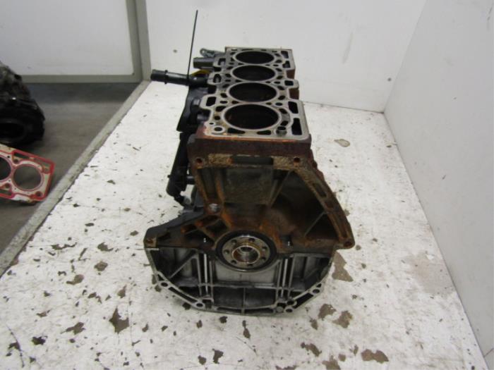 Motor Unterblock van een Renault Clio IV (5R) 1.5 Energy dCi 90 FAP 2012