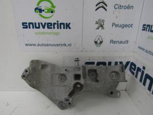 Used Air conditioning bracket Renault Clio IV (5R) 1.5 Energy dCi 90 FAP Price € 40,00 Margin scheme offered by Snuverink Autodemontage