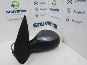 Used Wing mirror, left Peugeot 206 (2A/C/H/J/S) 1.4 XR,XS,XT,Gentry Price € 45,00 Margin scheme offered by Snuverink Autodemontage