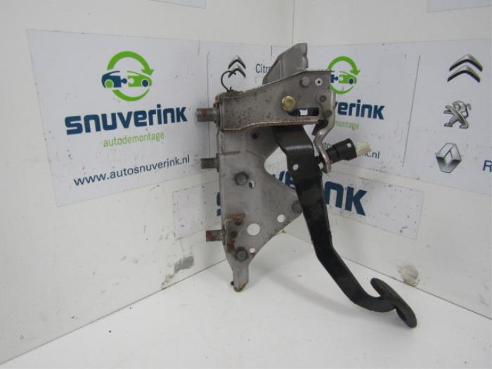 Gebrauchte Bremspedal Renault Clio III (BR/CR) 1.4 16V Preis € 24,99 Margenregelung angeboten von Snuverink Autodemontage