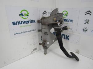 Used Brake pedal Renault Clio III (BR/CR) 1.4 16V Price on request offered by Snuverink Autodemontage