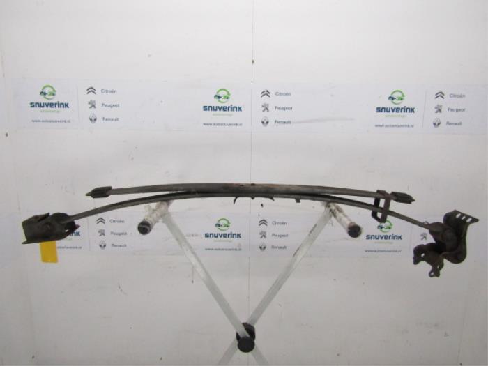Rear leaf spring from a Renault Master III (FD/HD) 2.5 dCi 120 FAP 2008