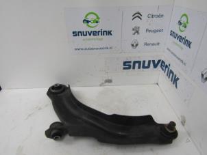 Used Front wishbone, left Renault Clio IV Estate/Grandtour (7R) 1.5 Energy dCi 90 FAP Price € 25,00 Margin scheme offered by Snuverink Autodemontage