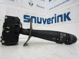Usagé Commutateur lumière Renault Scénic I (JA) 2.0 16V IDE Prix sur demande proposé par Snuverink Autodemontage