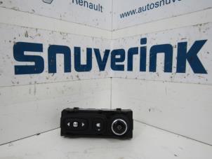Used Radio control panel Renault Clio IV Estate/Grandtour (7R) 1.5 Energy dCi 90 FAP Price € 40,00 Margin scheme offered by Snuverink Autodemontage