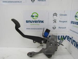 Used Clutch pedal Renault Clio IV Estate/Grandtour (7R) 1.5 Energy dCi 90 FAP Price € 40,00 Margin scheme offered by Snuverink Autodemontage
