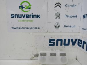 Used Interior lighting, front Renault Clio IV Estate/Grandtour (7R) 1.5 Energy dCi 90 FAP Price € 25,00 Margin scheme offered by Snuverink Autodemontage