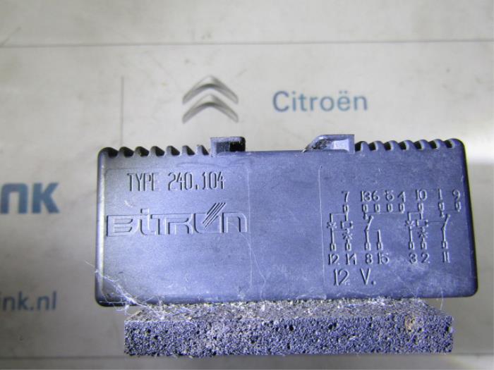 Fuel pump relay Citroen Saxo 240104 BITRON