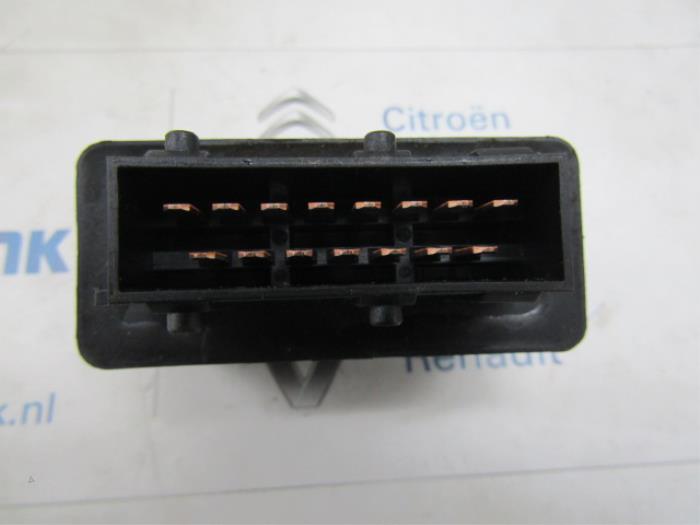 Fuel pump relay Citroen Saxo 240104 BITRON