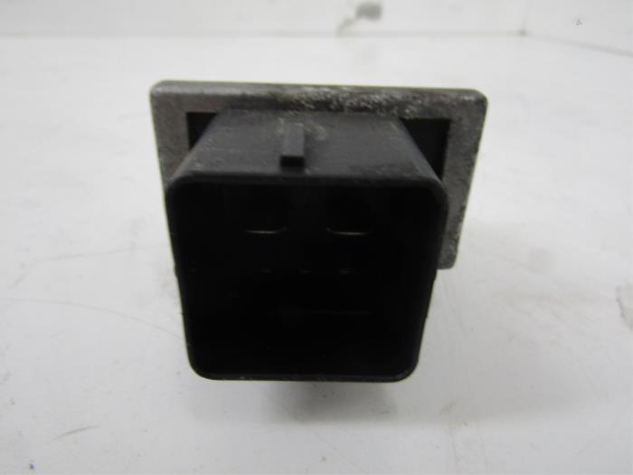 Glow plug relay Renault Master IV 2.3 dCi 16V FWD 110678071R