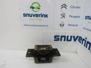 Used Gearbox mount Renault Master IV (FV) 2.3 dCi 100 16V FWD Price € 42,35 Inclusive VAT offered by Snuverink Autodemontage