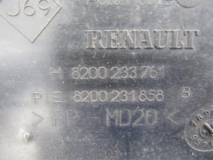 Resonanzgehäuse van een Renault Megane II CC (EM) 2.0 16V 2004