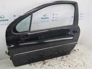 Używane Drzwi lewe przednie wersja 4-drzwiowa Peugeot 207/207+ (WA/WC/WM) 1.6 16V GT THP Cena € 150,00 Procedura marży oferowane przez Snuverink Autodemontage