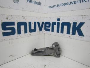 Used Parking brake cable Peugeot Expert (VA/VB/VE/VF/VY) 1.6 Blue HDi 95 16V Price on request offered by Snuverink Autodemontage