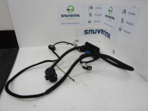 Used Towbar wiring kit Peugeot Expert (VA/VB/VE/VF/VY) 1.6 Blue HDi 95 16V Price € 169,40 Inclusive VAT offered by Snuverink Autodemontage