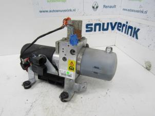 Used Convertible motor Renault Megane II CC (EM) 2.0 16V Price € 200,00 Margin scheme offered by Snuverink Autodemontage