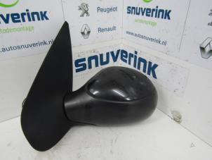 Used Wing mirror, left Peugeot 206 SW (2E/K) 1.4 Price € 45,00 Margin scheme offered by Snuverink Autodemontage