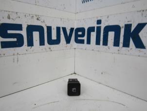 Używane Przelacznik klapy wlewu paliwa Citroen DS4 (NX) 1.6 e-HDi 16V 115 Cena € 20,00 Procedura marży oferowane przez Snuverink Autodemontage