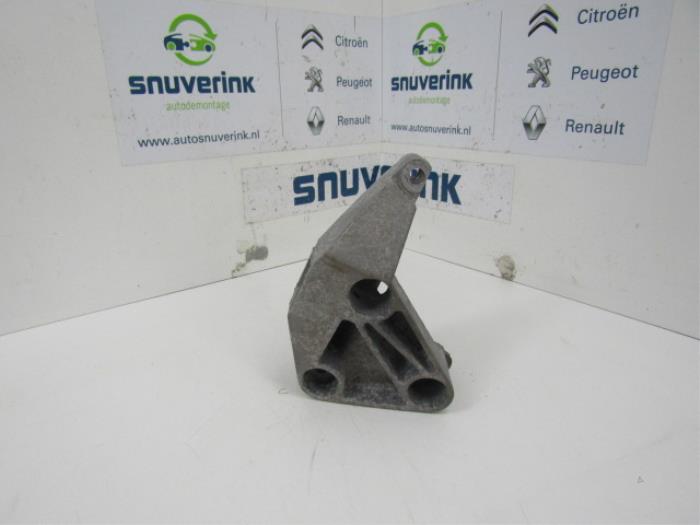 Used Engine mount Renault Kangoo Express (FW) 1.5 dCi 85 Price € 30,24 Inclusive VAT offered by Snuverink Autodemontage