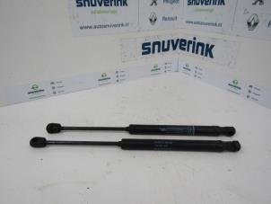 Used Set of tailgate gas struts Peugeot 407 SW (6E) 1.6 HDiF 16V Price € 25,00 Margin scheme offered by Snuverink Autodemontage