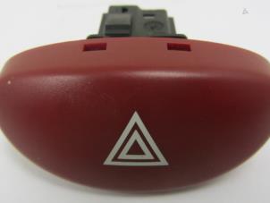 Used Panic lighting switch Peugeot 206 (2A/C/H/J/S) 1.6 HDi 16V Price on request offered by Snuverink Autodemontage
