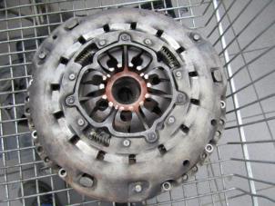 Used Clutch kit (complete) Renault Scénic II (JM) 2.0 16V Price on request offered by Snuverink Autodemontage